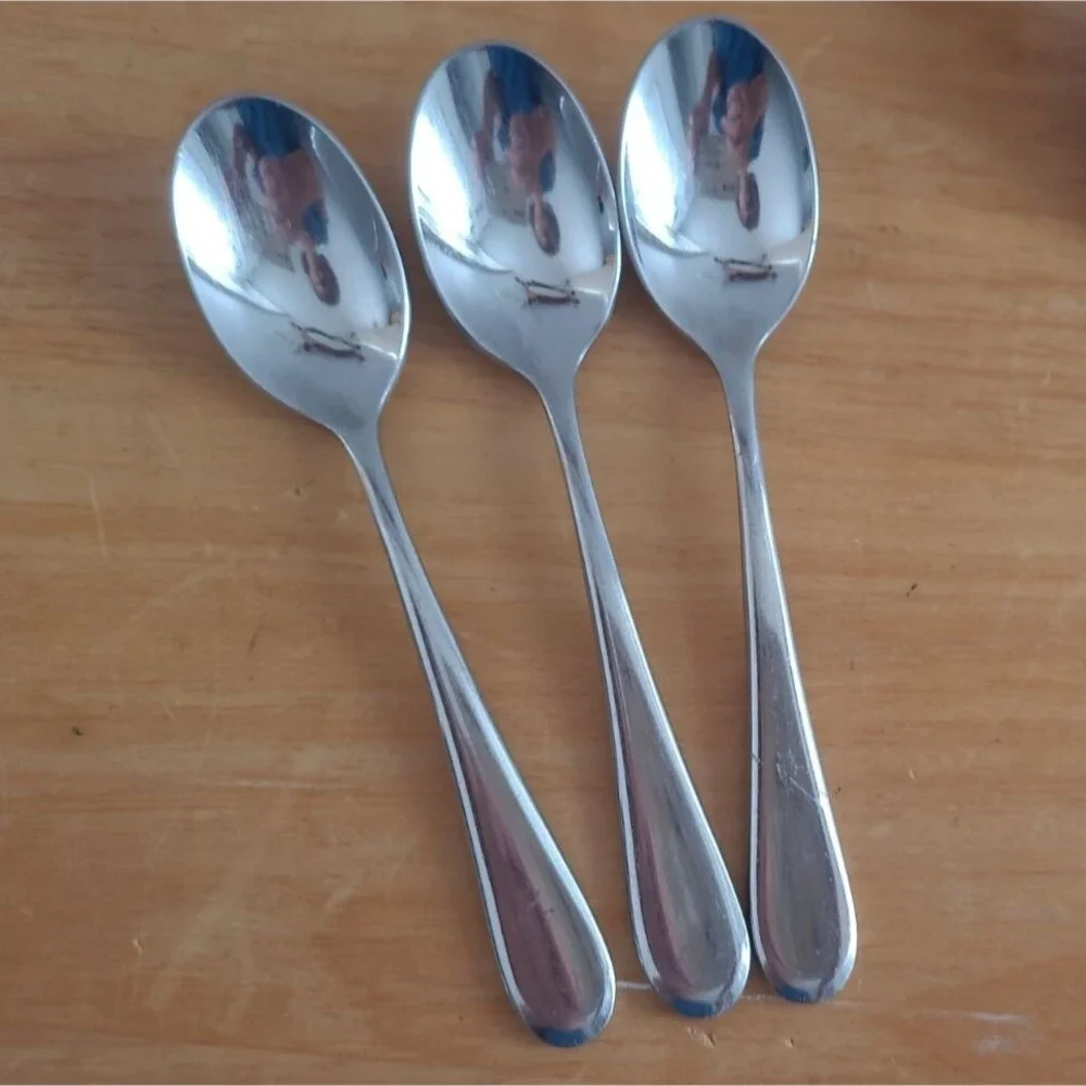 7 Piece Lot Oneida Icarus Glossy Stainless Soup Spoons Tablespoons Teaspoons